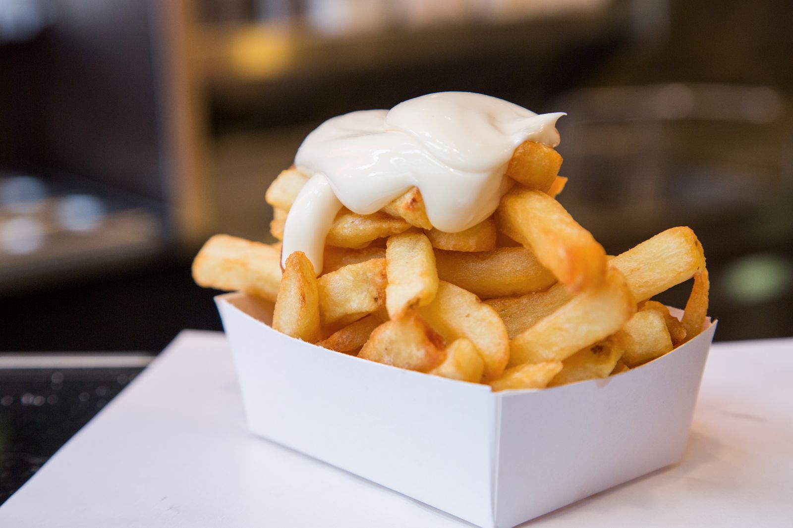 Frites with mayonnaise