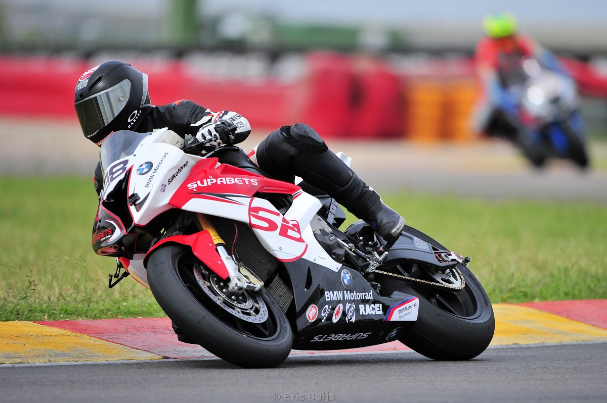 Lance Isaacs Wins First Race in New Championship Lance Isaacs Wins First Race in New Championship